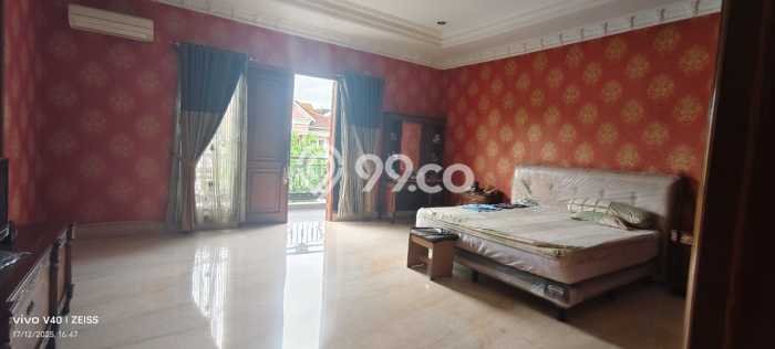 Jual Rumah Luas Elegan Dengan View Eksklusif di Daan Mogot, Jakarta Barat Jual Rumah Luas Elegan Dengan View Eksklusif di Daan Mogot, Jakarta Barat