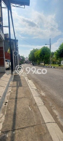 Dijual! Ruko di Condong Catur Sleman LT 77m2 / LB 154m2 Kawasan Bisnis Dijual! Ruko di Condong Catur Sleman LT 77m2 / LB 154m2 Kawasan Bisnis
