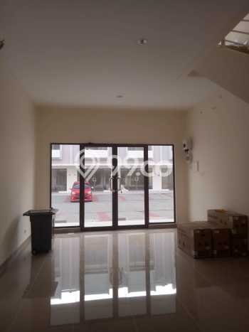 Ruko Area Strategis di , Luas 81m2m², Akses Utama Ruko Area Strategis di , Luas 81m2m², Akses Utama