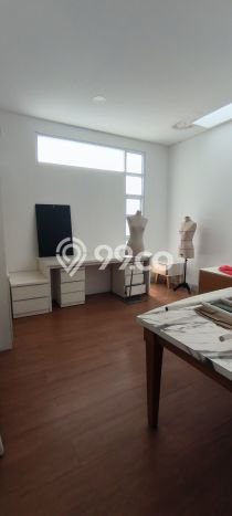 Rumah Elit Modern Tanpa Renovasi di Gading Serpong Tangerang Rumah Elit Modern Tanpa Renovasi di Gading Serpong Tangerang