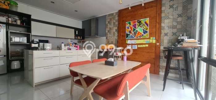 Hot Offer Hunian Mewah Ideal dan Luas di BSD, Tangerang Selatan Hot Offer Hunian Mewah Ideal dan Luas di BSD, Tangerang Selatan