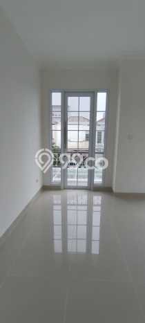 Rumah Luxury Modern Tanpa Renovasi di Gading Serpong Tangerang Rumah Luxury Modern Tanpa Renovasi di Gading Serpong Tangerang