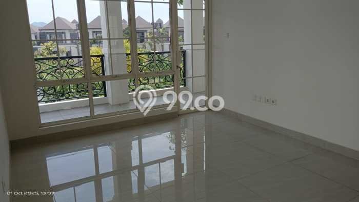 For Sale! Luxury House LT 242m2 Desain Elegan di Buah Batu For Sale! Luxury House LT 242m2 Desain Elegan di Buah Batu