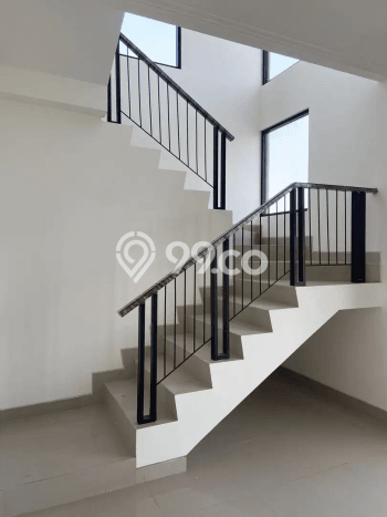 Rumah sewa siap huni 4 KT di Pantai Indah Kapuk 2, Jakarta Utara Rumah sewa siap huni 4 KT di Pantai Indah Kapuk 2, Jakarta Utara