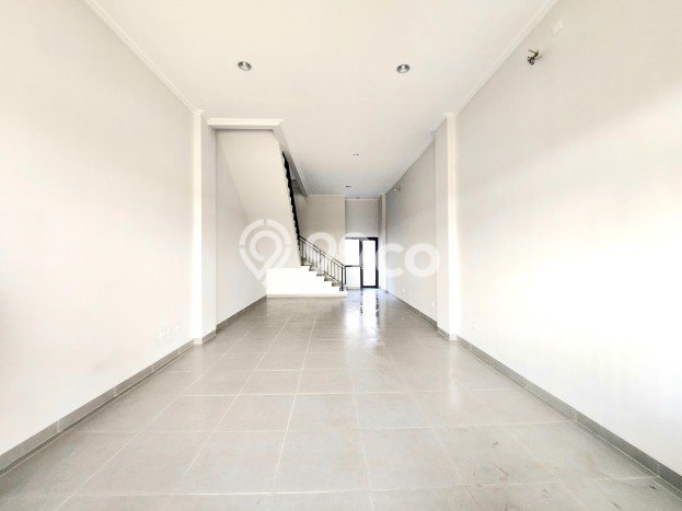 LOKASI PREMIUM! Ruko di Pantai Indah Kapuk 2, Luas 210m2m², Area Bisnis LOKASI PREMIUM! Ruko di Pantai Indah Kapuk 2, Luas 210m2m², Area Bisnis