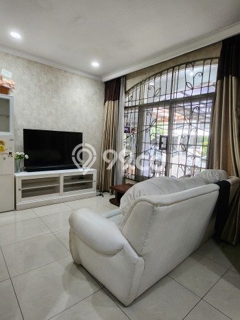 Disewakan! Rumah 3 Kamar Tidur &
2 Kamar Mandi di Pantai Indah Kapuk, Jakarta Utara Disewakan! Rumah 3 Kamar Tidur &
2 Kamar Mandi di Pantai Indah Kapuk, Jakarta Utara