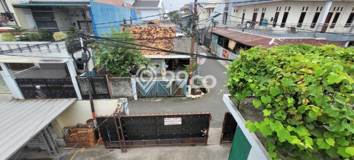 Komersial Dijual di Matraman Jakarta Timur dengan Luas Bangunan 240m2 Komersial Dijual di Matraman Jakarta Timur dengan Luas Bangunan 240m2