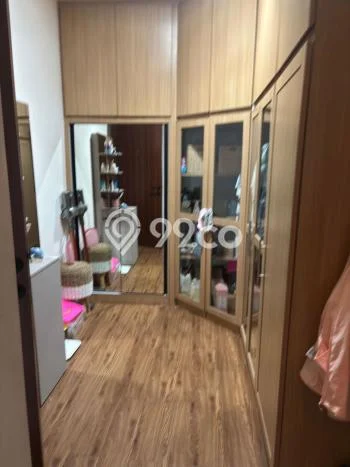 Siap Huni Hunian Elit 5 Kamar di Cengkareng Dekat ke Mana Pun Siap Huni Hunian Elit 5 Kamar di Cengkareng Dekat ke Mana Pun