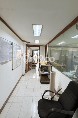 Gudang Disewa di Jakarta Barat dengan LB 711m2 Area Komersial Ramai Gudang Disewa di Jakarta Barat dengan LB 711m2 Area Komersial Ramai