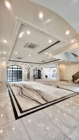Dijual Rumah Mewah Megah Dengan View Eksklusif di Pondok Indah, Jakarta Selatan Dijual Rumah Mewah Megah Dengan View Eksklusif di Pondok Indah, Jakarta Selatan