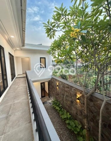 Rumah Luxury Modern Siap Huni di BSD Puspita Loka Tangerang Rumah Luxury Modern Siap Huni di BSD Puspita Loka Tangerang