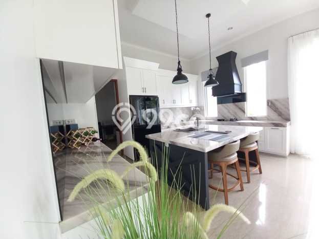 Rumah Mewah LB 336m2 Siap Pakai Desain Elegan di BSD, Tangerang Rumah Mewah LB 336m2 Siap Pakai Desain Elegan di BSD, Tangerang