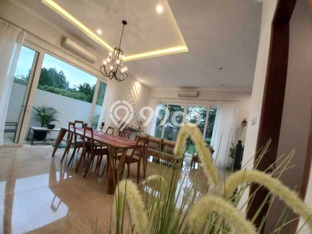 Rumah Mewah LB 336m2 Siap Pakai Desain Elegan di BSD, Tangerang Rumah Mewah LB 336m2 Siap Pakai Desain Elegan di BSD, Tangerang