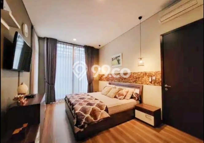 Ready to Use! Luxury House LT 220m2 Desain Elegan di BSD City Ready to Use! Luxury House LT 220m2 Desain Elegan di BSD City