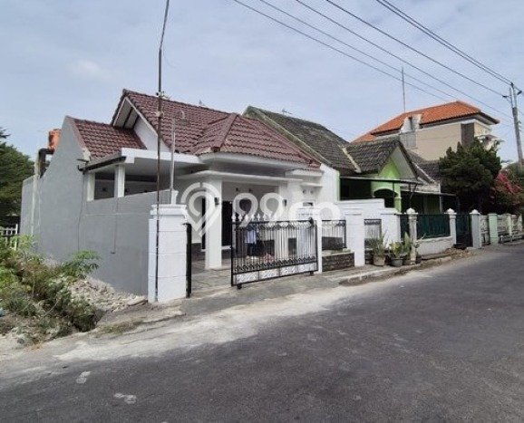 For Sale Rumah 3 Kamar Lokasi Ideal Nyaman dan Strategis di Ngemplak For Sale Rumah 3 Kamar Lokasi Ideal Nyaman dan Strategis di Ngemplak