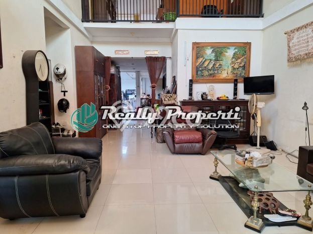 Siap Huni Rumah Mewah 5 Kamar di Tanara Dekat ke Mana Pun Siap Huni Rumah Mewah 5 Kamar di Tanara Dekat ke Mana Pun