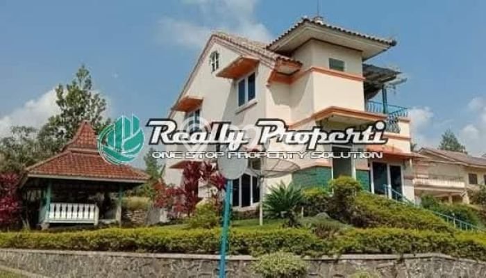 FOR SALE! Vila di Cipanas, Luas 330m2m², Lokasi Premium FOR SALE! Vila di Cipanas, Luas 330m2m², Lokasi Premium