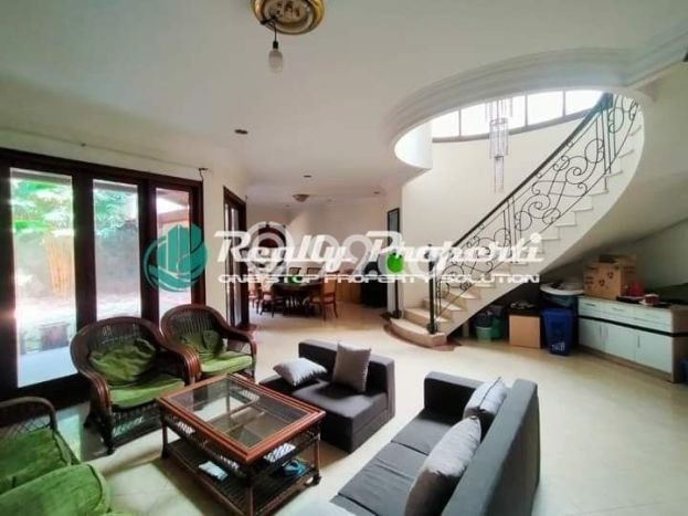 Rumah Luxury Modern Tanpa Renovasi di Pondok Kelapa Jakarta Timur Rumah Luxury Modern Tanpa Renovasi di Pondok Kelapa Jakarta Timur