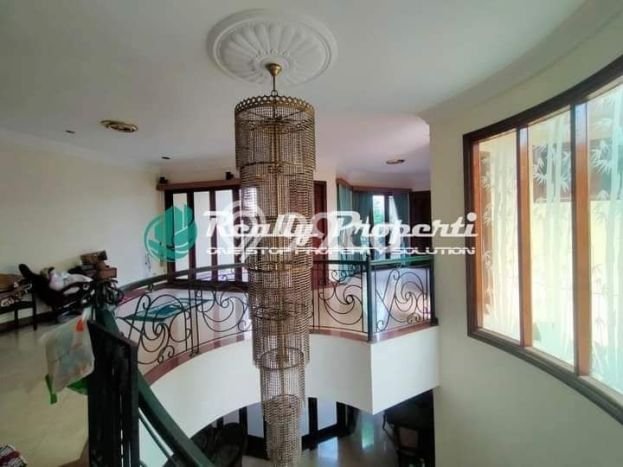 Rumah Luxury Modern Tanpa Renovasi di Pondok Kelapa Jakarta Timur Rumah Luxury Modern Tanpa Renovasi di Pondok Kelapa Jakarta Timur
