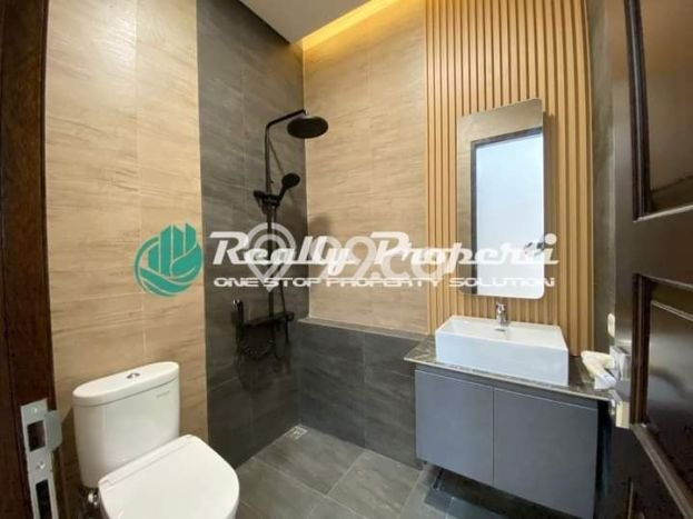 Hunian Mewah Dijual LT 175m2 di Duren Sawit, Jakarta Timur Hunian Mewah Dijual LT 175m2 di Duren Sawit, Jakarta Timur