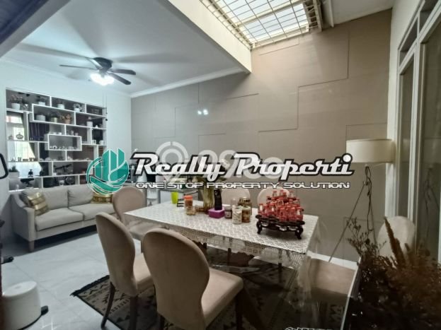 Jual Rumah Luas Elegan Dengan View Eksklusif di Jatimakmur, Bekasi Jual Rumah Luas Elegan Dengan View Eksklusif di Jatimakmur, Bekasi