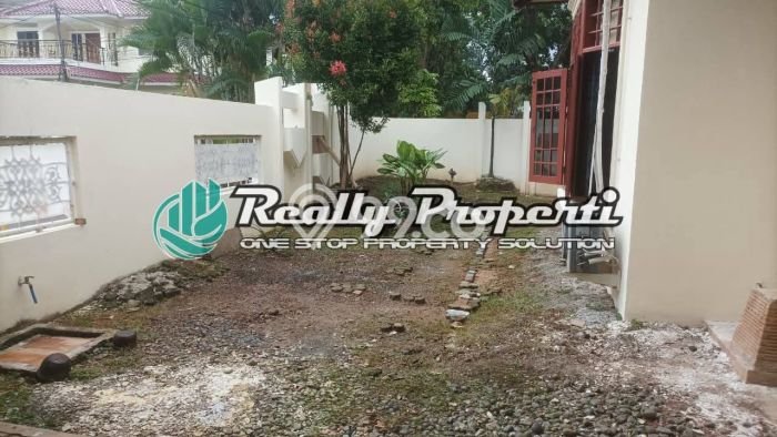 Disewakan! Rumah 6 Kamar Tidur &
4 Kamar Mandi di Rawamangun, Jakarta Timur Disewakan! Rumah 6 Kamar Tidur &
4 Kamar Mandi di Rawamangun, Jakarta Timur