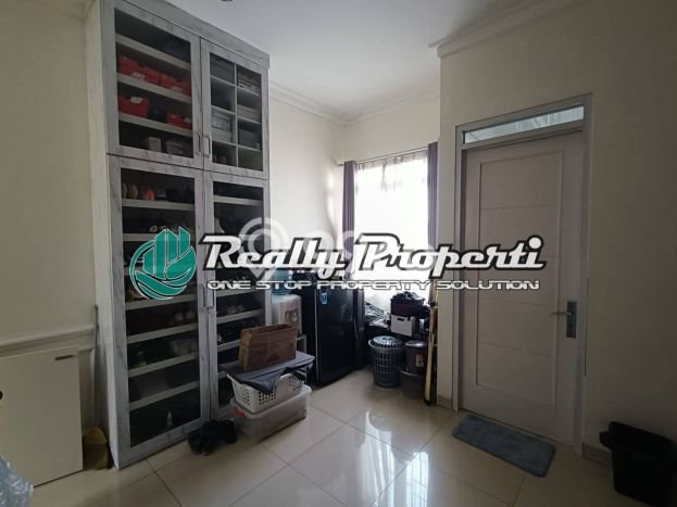 Jual Rumah Luas Elegan Dengan View Eksklusif di Jatimakmur, Bekasi Jual Rumah Luas Elegan Dengan View Eksklusif di Jatimakmur, Bekasi