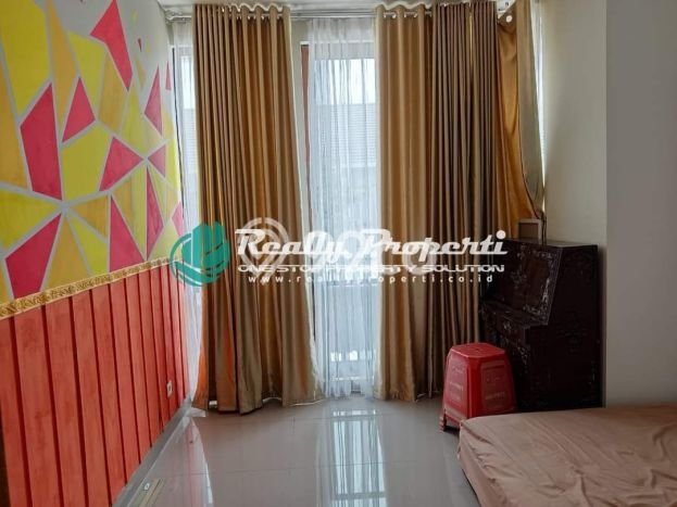 Disewakan! Rumah 5 Kamar Tidur &
4 Kamar Mandi di Jatiwarna, Bekasi Disewakan! Rumah 5 Kamar Tidur &
4 Kamar Mandi di Jatiwarna, Bekasi