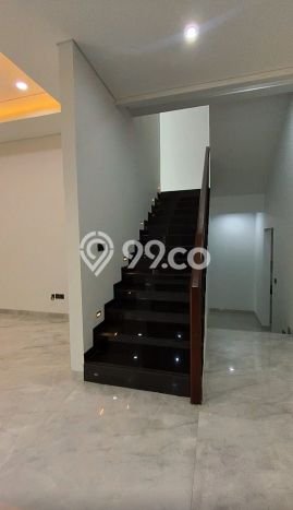 Rumah Elit LB 354m2 Siap Pakai Desain Elegan di BSD The Icon, Tangerang Rumah Elit LB 354m2 Siap Pakai Desain Elegan di BSD The Icon, Tangerang