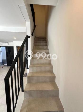 Rumah Luas Asri 3 KT Siap Huni di BSD City Tangerang Rumah Luas Asri 3 KT Siap Huni di BSD City Tangerang