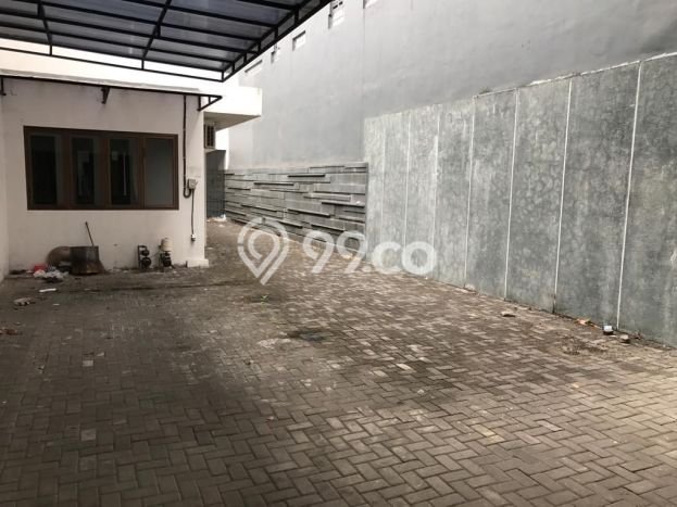 Ruko Disewa di Genteng, Surabaya, LT 656m2 / LB 500m2 Ruko Disewa di Genteng, Surabaya, LT 656m2 / LB 500m2