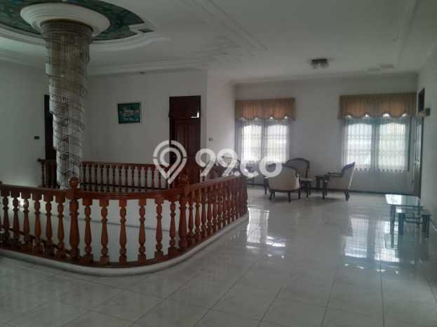Jual Rumah Mewah Elegan Dengan View Cantik di Sukomanunggal, Surabaya Jual Rumah Mewah Elegan Dengan View Cantik di Sukomanunggal, Surabaya