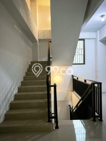Ruko Disewakan di Sawahan, Luas 1040m2m², Lokasi Komersial, Jalan Strategis Ruko Disewakan di Sawahan, Luas 1040m2m², Lokasi Komersial, Jalan Strategis