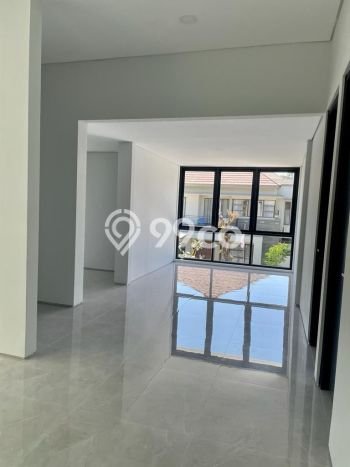 Siap Huni Rumah Mewah 4 Kamar di Wiyung Dekat ke Mana Pun Siap Huni Rumah Mewah 4 Kamar di Wiyung Dekat ke Mana Pun