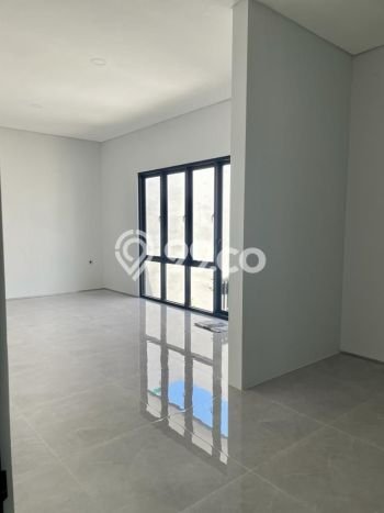 Siap Huni Rumah Mewah 4 Kamar di Wiyung Dekat ke Mana Pun Siap Huni Rumah Mewah 4 Kamar di Wiyung Dekat ke Mana Pun