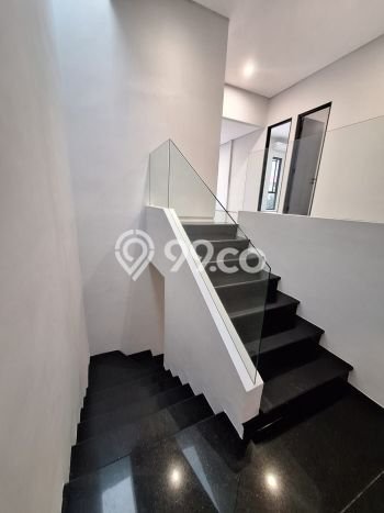 Siap Huni Rumah Mewah 4 Kamar di Wiyung Dekat ke Mana Pun Siap Huni Rumah Mewah 4 Kamar di Wiyung Dekat ke Mana Pun