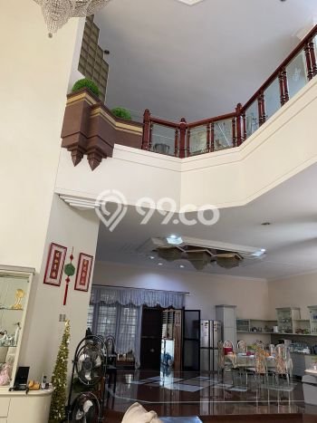 Rumah Asri LB 2500m2m² View Kota di Tegalsari, Surabaya Rumah Asri LB 2500m2m² View Kota di Tegalsari, Surabaya