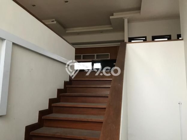 Ruko Disewa di Genteng, Surabaya, LT 656m2 / LB 500m2 Ruko Disewa di Genteng, Surabaya, LT 656m2 / LB 500m2