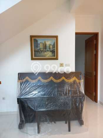 Rumah Disewakan Surabaya LT 375m2 LB 340m2 Area Pakuwon Indah Rumah Disewakan Surabaya LT 375m2 LB 340m2 Area Pakuwon Indah