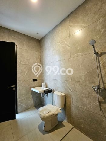 Hunian Nyaman LT 137m2m² Akses Mudah di , Surabaya Hunian Nyaman LT 137m2m² Akses Mudah di , Surabaya