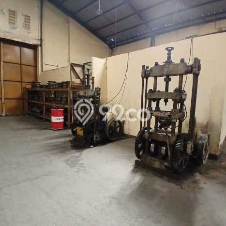 POTENSI BESAR! Gudang Kawasan Tandes, Luas 5040m2m², Pusat Bisnis POTENSI BESAR! Gudang Kawasan Tandes, Luas 5040m2m², Pusat Bisnis