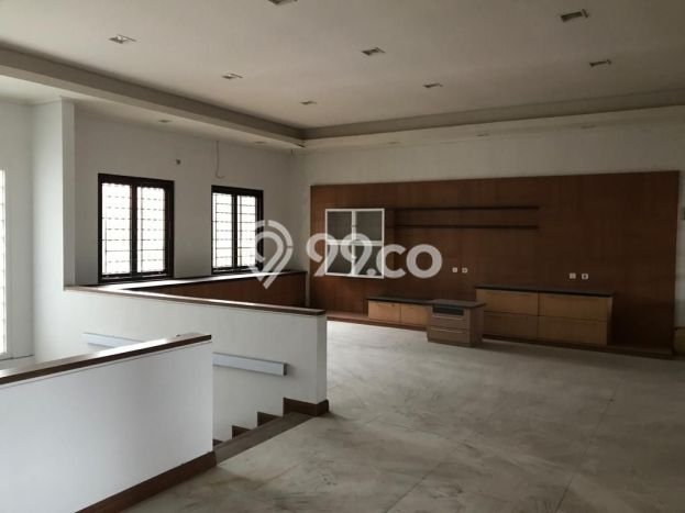 Ruko Disewa di Genteng, Surabaya, LT 656m2 / LB 500m2 Ruko Disewa di Genteng, Surabaya, LT 656m2 / LB 500m2