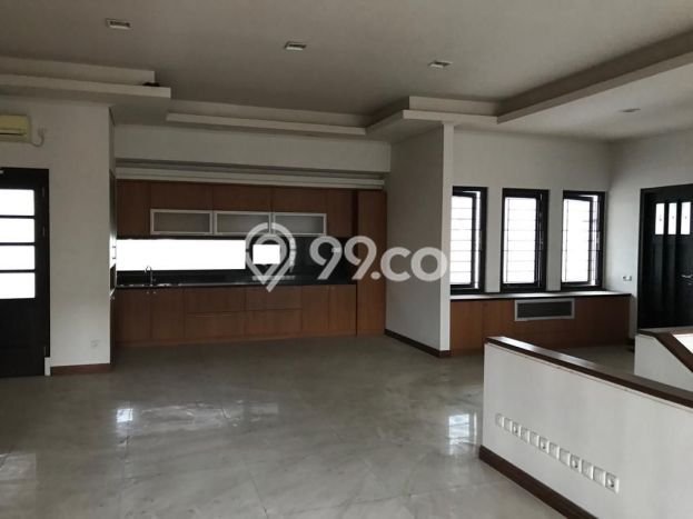 Ruko Disewa di Genteng, Surabaya, LT 656m2 / LB 500m2 Ruko Disewa di Genteng, Surabaya, LT 656m2 / LB 500m2