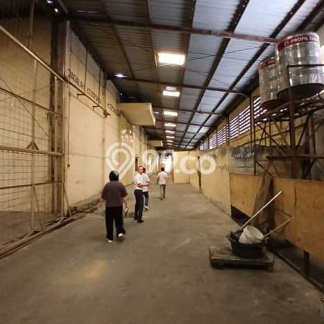 POTENSI BESAR! Gudang Kawasan Tandes, Luas 5040m2m², Pusat Bisnis POTENSI BESAR! Gudang Kawasan Tandes, Luas 5040m2m², Pusat Bisnis