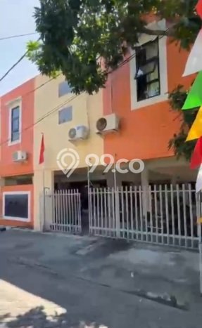 Peluang Investasi! Rumah Kost Dijual di Tenggilis Mejoyo, Surabaya, 30 KT, 10 KM, Luas 700m2 Peluang Investasi! Rumah Kost Dijual di Tenggilis Mejoyo, Surabaya, 30 KT, 10 KM, Luas 700m2