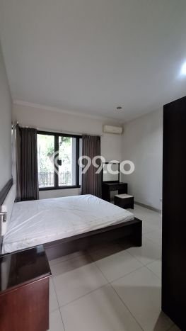 Disewakan Rumah Murah di Sukomanunggal Surabaya Punya 5 KT Disewakan Rumah Murah di Sukomanunggal Surabaya Punya 5 KT