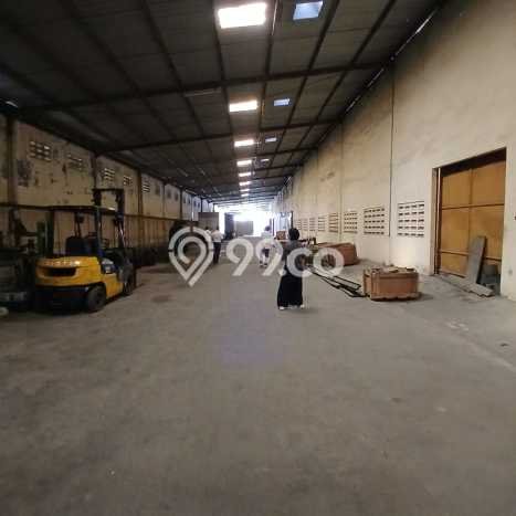 POTENSI BESAR! Gudang Kawasan Tandes, Luas 5040m2m², Pusat Bisnis POTENSI BESAR! Gudang Kawasan Tandes, Luas 5040m2m², Pusat Bisnis