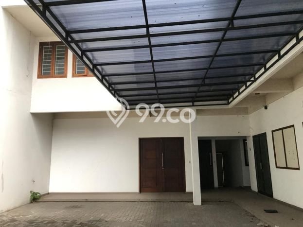 Ruko Disewa di Genteng, Surabaya, LT 656m2 / LB 500m2 Ruko Disewa di Genteng, Surabaya, LT 656m2 / LB 500m2