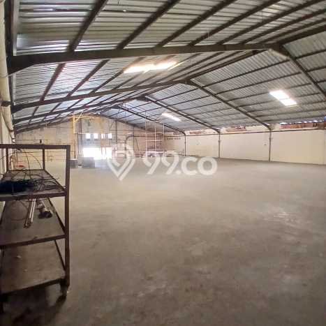 POTENSI BESAR! Gudang Kawasan Tandes, Luas 5040m2m², Pusat Bisnis POTENSI BESAR! Gudang Kawasan Tandes, Luas 5040m2m², Pusat Bisnis