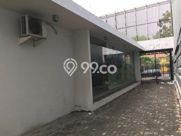 Ruko Disewa di Genteng, Surabaya, LT 656m2 / LB 500m2 Ruko Disewa di Genteng, Surabaya, LT 656m2 / LB 500m2